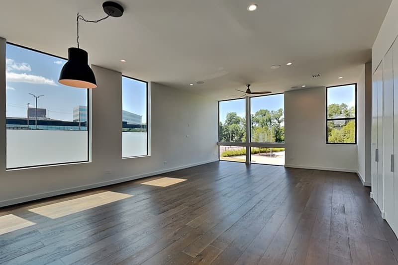 Dallas House: 103 Forest Star Dr