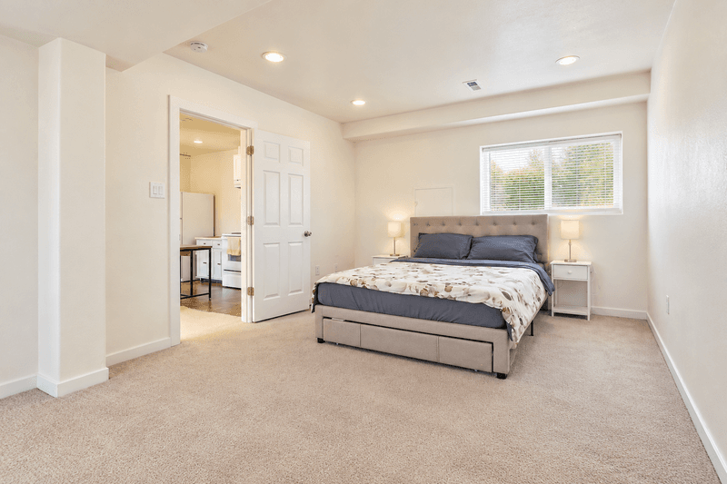 Aurora House: 4264 South Halifax Way