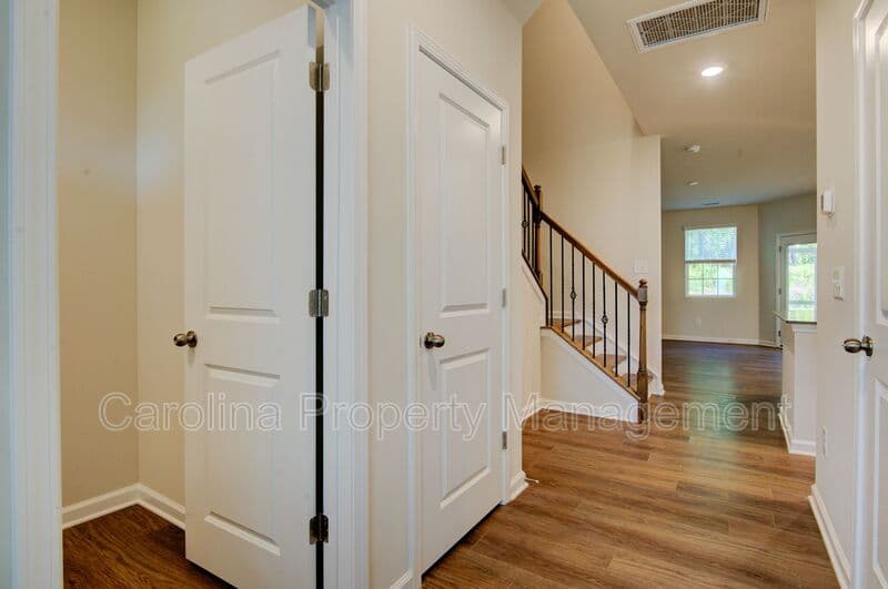Charlotte House: 14061 Castle Nook Dr
