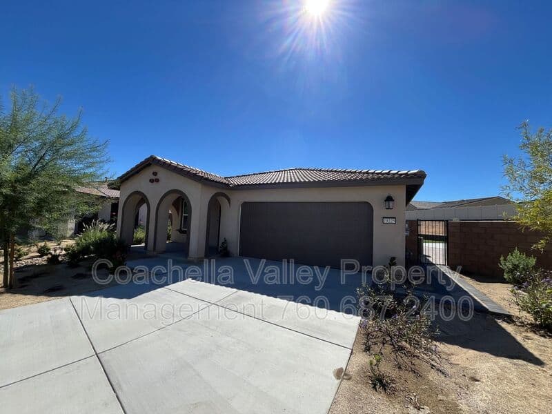 Indio House: 79225 Valor Ln