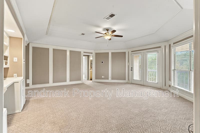 Arlington House: 2114 Bay Club Drive