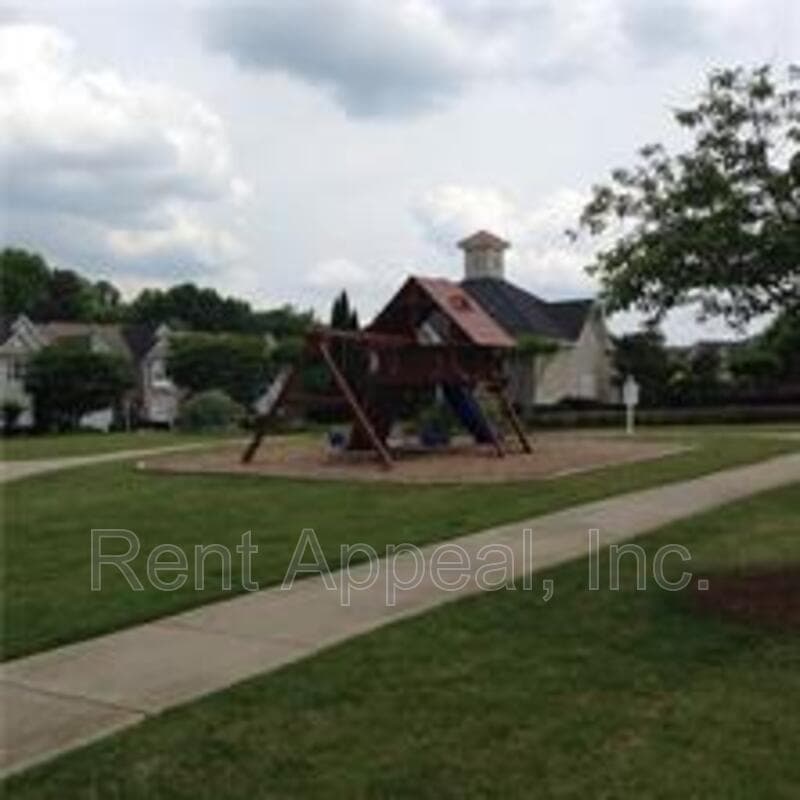 Alpharetta House: 4863 Carre Way