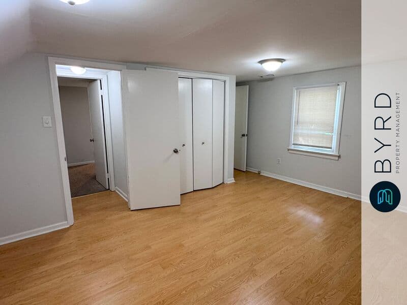 Richmond House: 6515 Stuart Ave