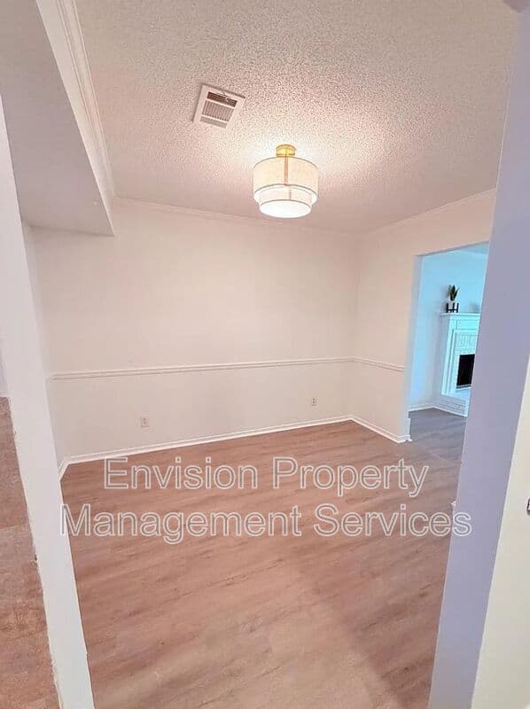 Jonesboro House: 702 Redland Drive