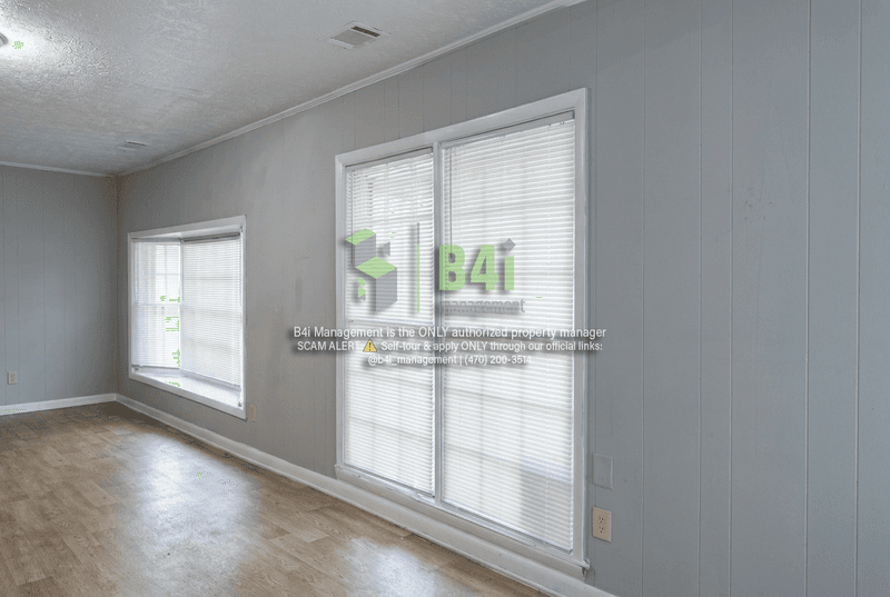 Riverdale House: 6967 Dell Court