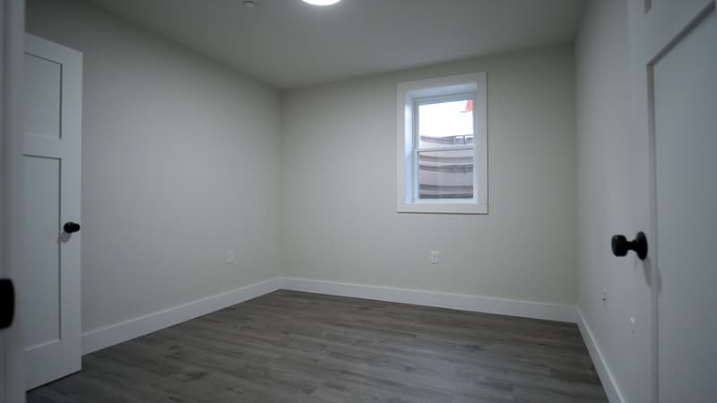 Burlington Condo: 15 Hungerford Terrace, Unit 1