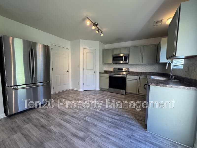 Phenix City House: 318 Irish Lane