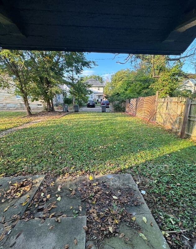 Evansville House: 804 Bayard Park Dr.