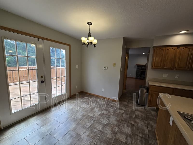 Cedar Falls House: 4710 Donald Drive