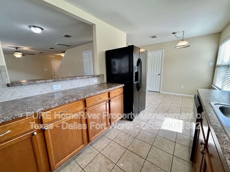 Haslet House: 809 San Miguel Trl