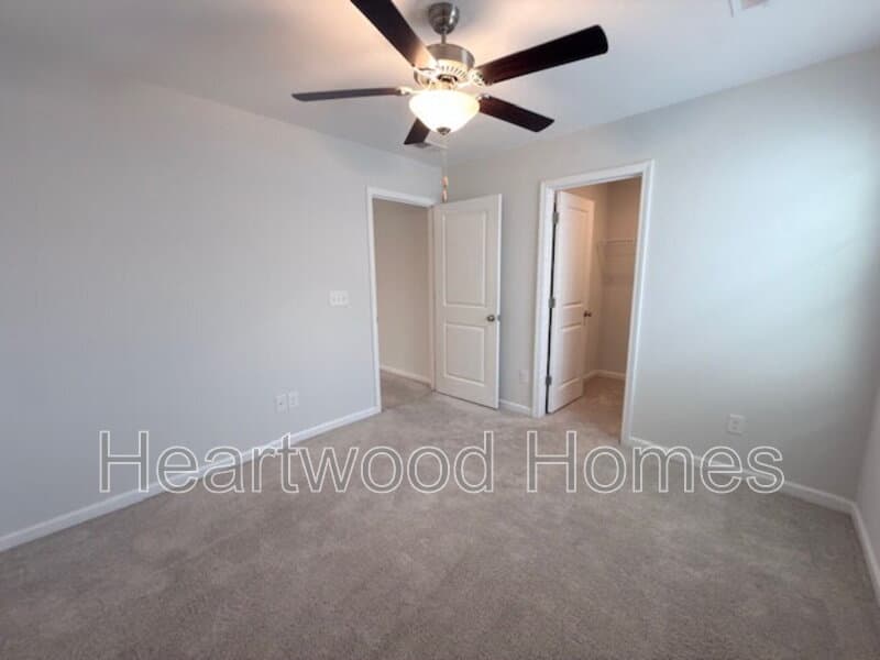 Elgin House: 406 Eclipse Lane