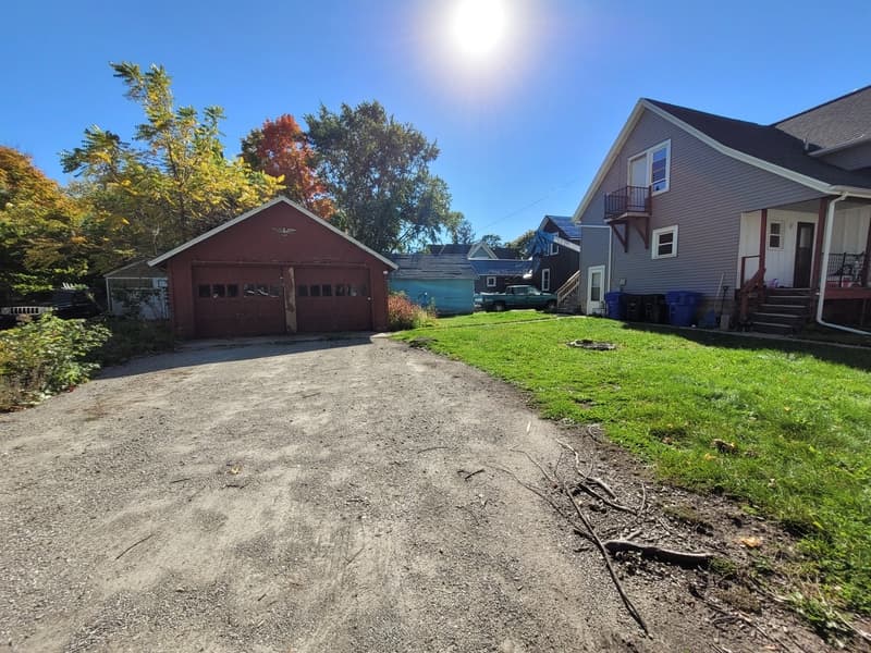 Appleton Condo: 207 E. Commercial St.