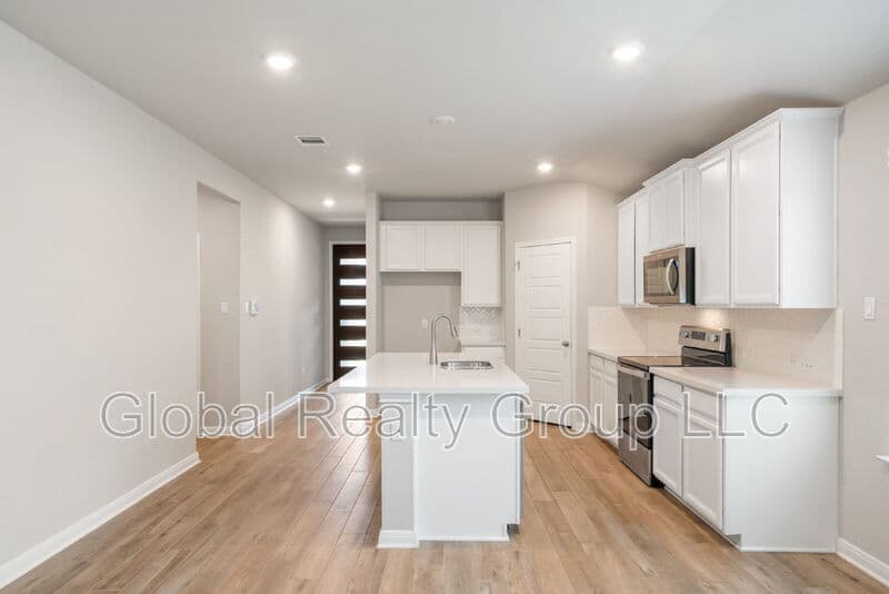 New Braunfels House: 1220 Ella Xing