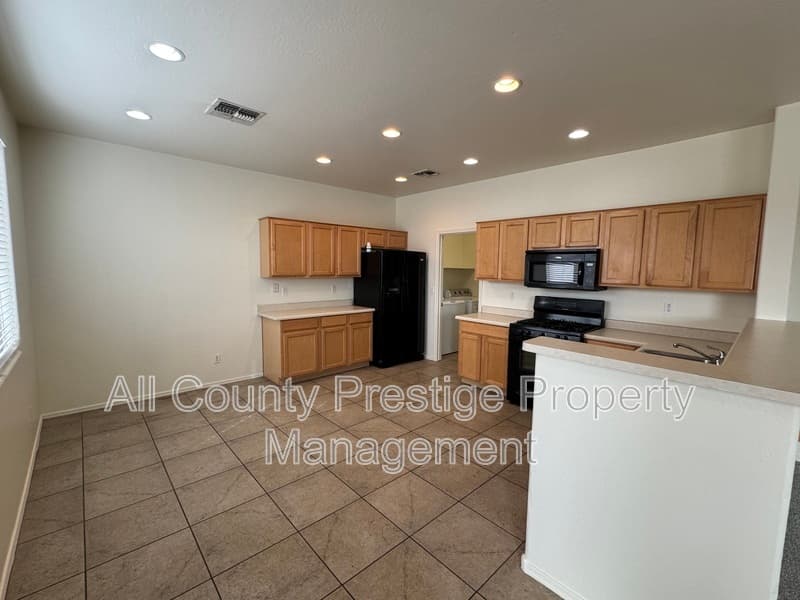 Laveen House: 6859 W Darrel Road