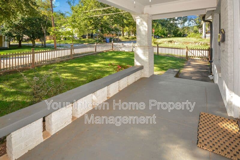 Atlanta House: 1420 Beatie Ave Sw
