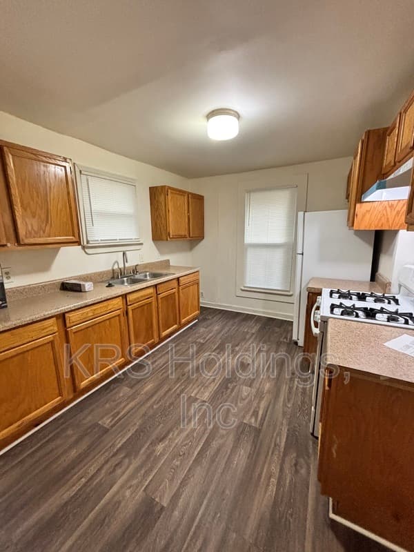 Norfolk Condo: 112 W Seaview Ave