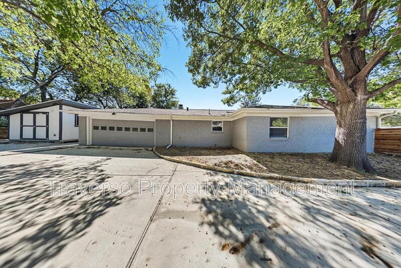 Fort Worth House: 5605 Wimbleton Way