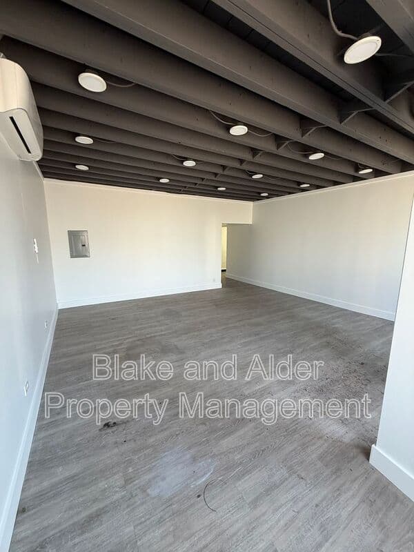 Portland House: 3554 NE SANDY BLVD