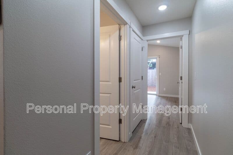 Vancouver Townhome: 3507 Y St