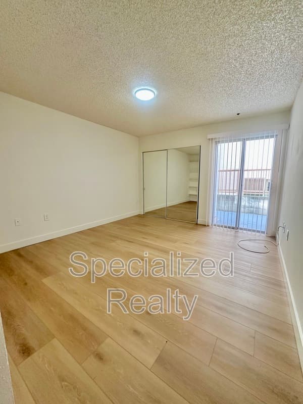 Burbank Condo: 328 East Providencia Avenue
