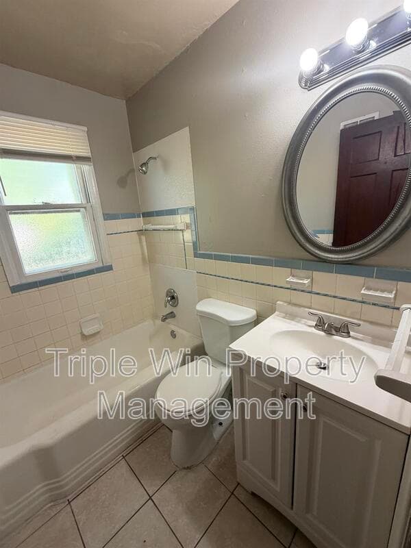 Saint Louis House: 7417 Pleaseway Drive