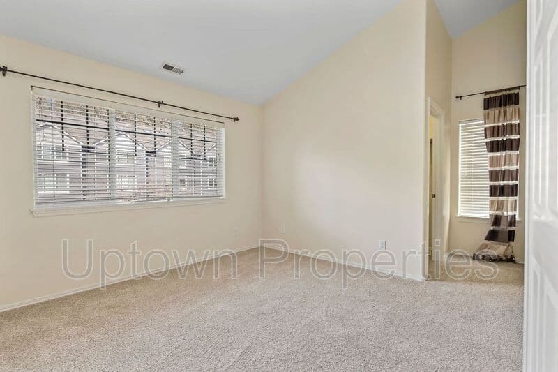 Tualatin House: 9284 SW Sweek Dr