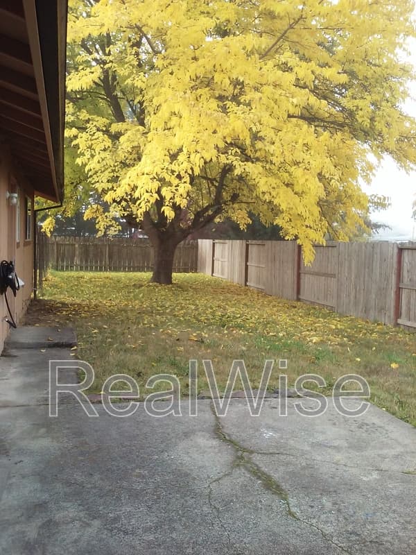 Grants Pass House: 1125 SW Bridge St