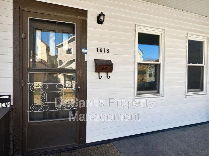 New Kensington House: 1613 Fourth Avenue