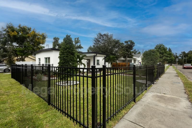 Tampa House: 910 East Osborne Avenue