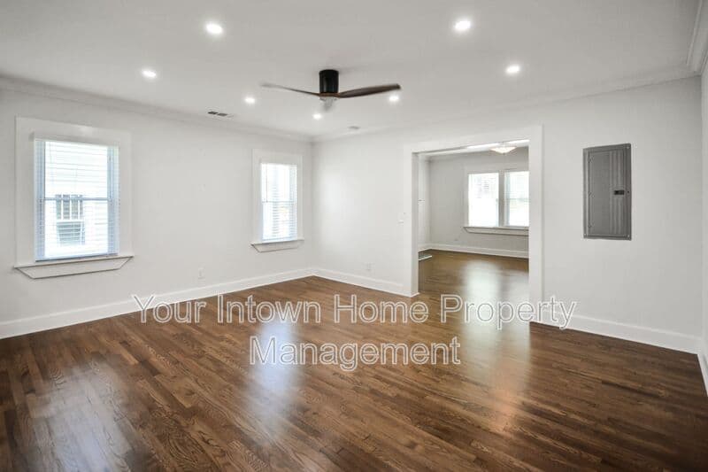 Atlanta House: 959 Dill Ave SW