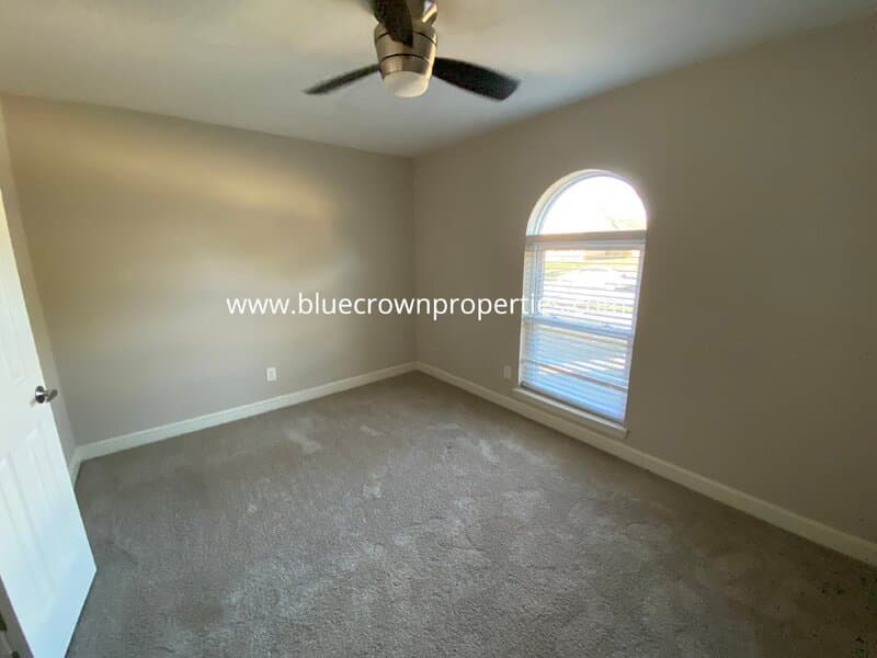 Carrollton House: 2032 Kings Road