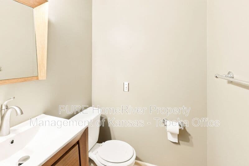 Kansas City House: 6320 N Nevada Ave