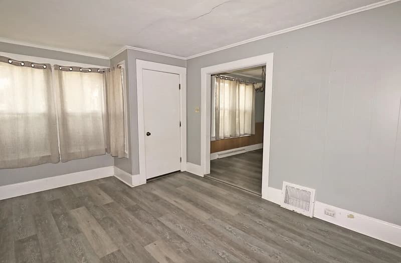 Sheboygan Falls House: 738 Broadway Street