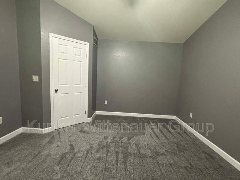 Mascoutah Condo: 704 E Fountain View