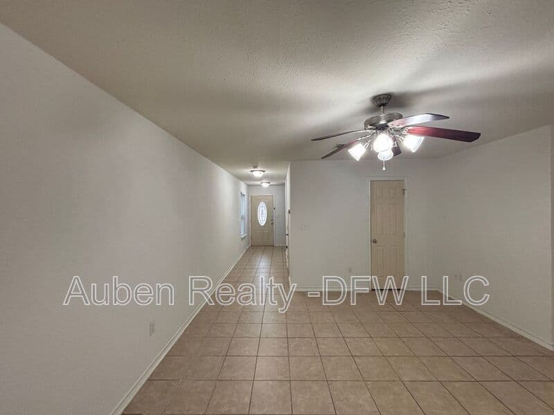 Princeton House: 909 Parkplace Ridge