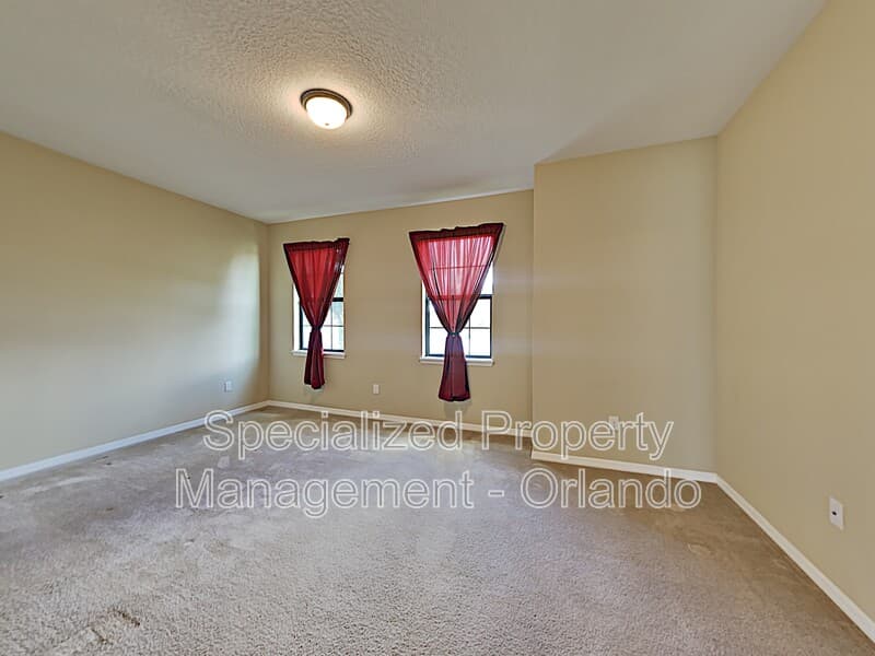 Windermere House: 12986 Holdenbury Ln