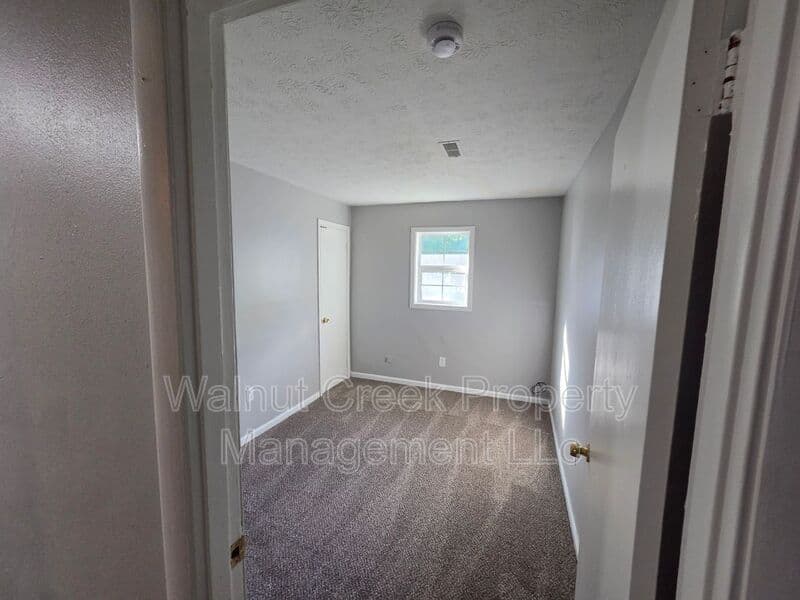 Elyria Condo: 41547 Elmwood St