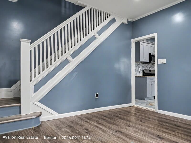 Hamilton House: 1275 Hamilton Avenue