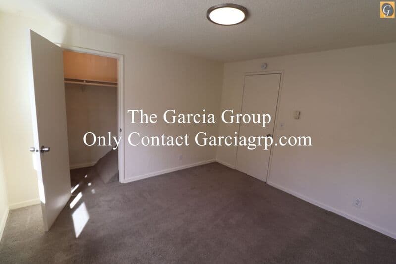 Oregon City Townhome: 581 Holmes Lane