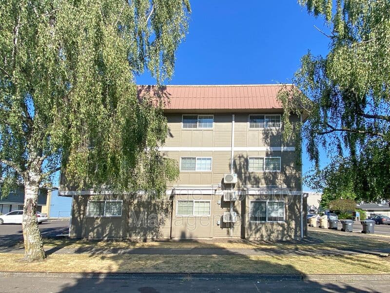 CORVALLIS House: 975 NW GARFIELD Ave