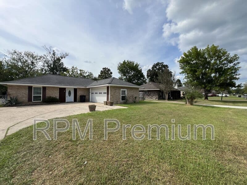 Baton Rouge House: 7516 Vice President Dr.