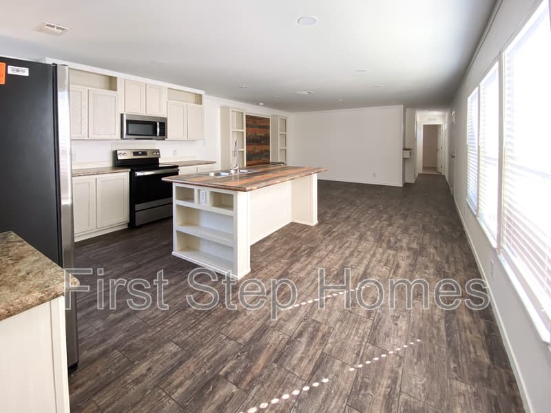 Oak Point House: 234 Islero Drive