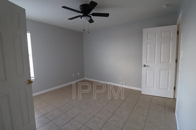 Alton Condo: 809 S Michigan