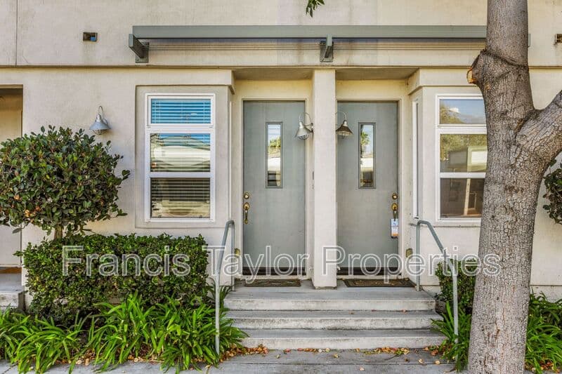 Escondido Condo: 405 W 2nd Avenue
