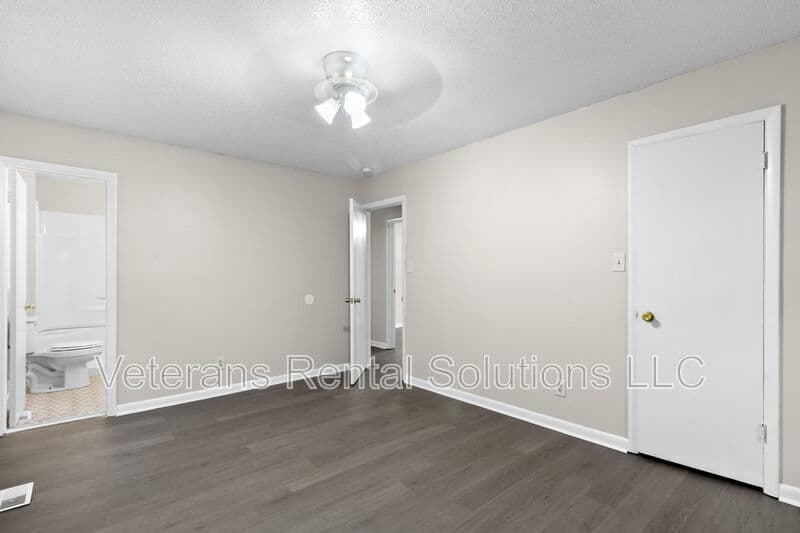 Fayetteville House: 1493 Argon Avenue
