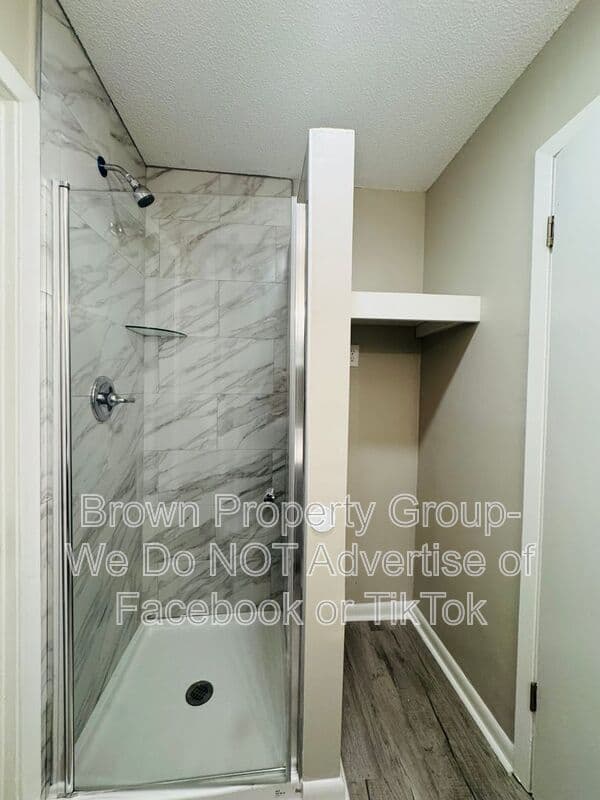 Fayetteville House: 5143 Longbranch Dr