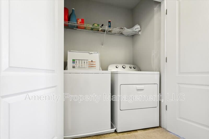 Williamsburg Townhome: 105 Prosperity Court - 1