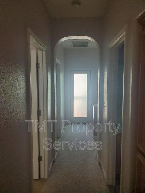 Elk Grove House: 8814 Wheelton Rd