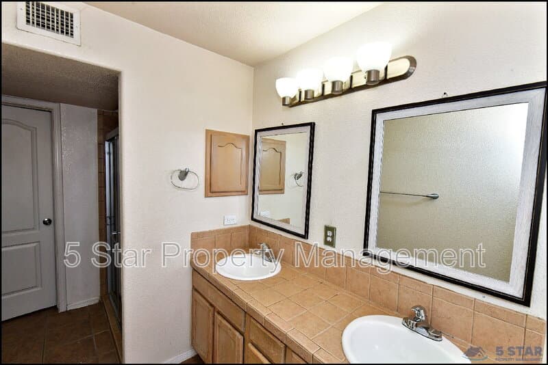 El Paso House: 6372 Franklin Ridge Dr !!