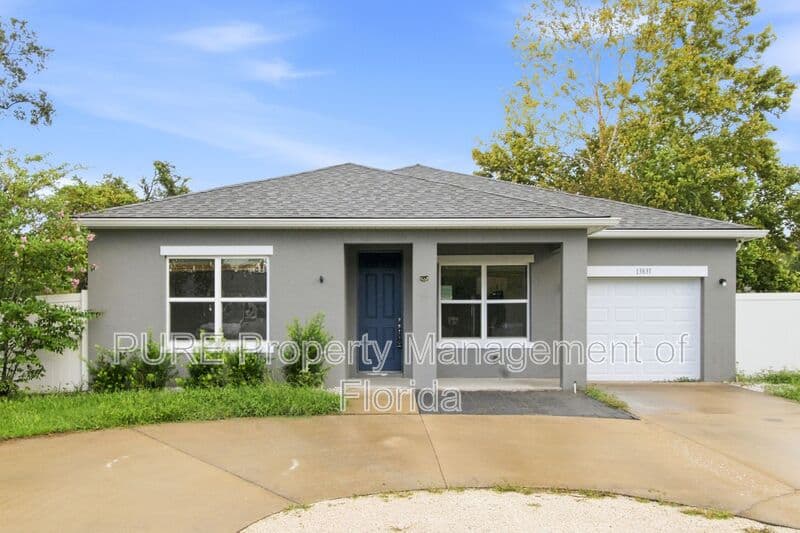 Ocala House: 13831 Sw 33rd Terr